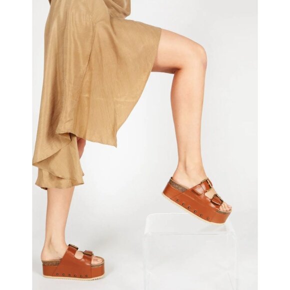 INTENTIONALLY BLANK Shoes - Free People Intentionally Blank Rule Breaker Flatform Sandals in Chesnut Women's